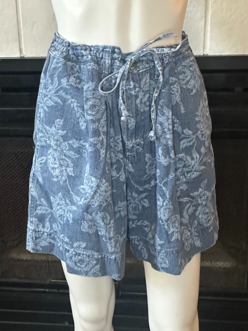Vtg Blue Blues B Etc. 100% Cotton Roses acid print Shorts size 12 waist 29"